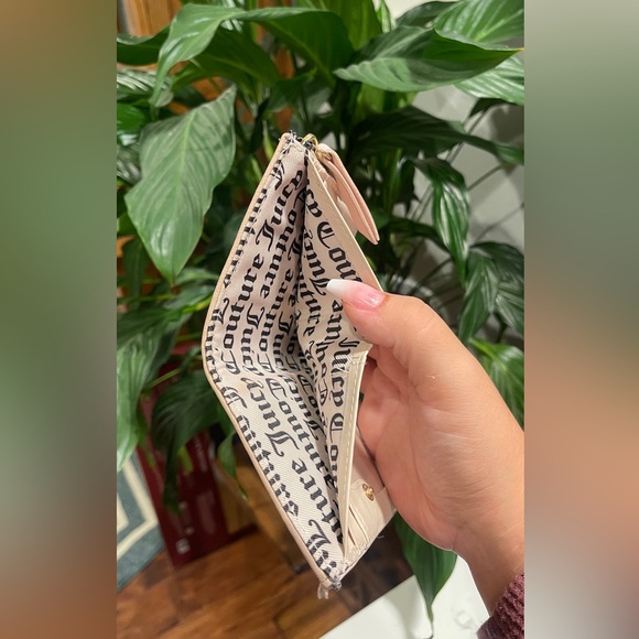 EUC Juicy Couture Queen of Everything Bifold Wallet - Picture 9 of 12